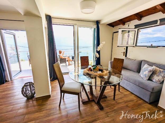 Kalamata Suites By 'Elite' Exterior photo